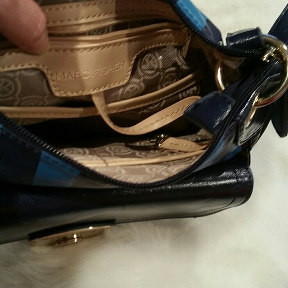 Striped blue on blue.Marc Fisher shoulder/cross - Picture 7 of 8